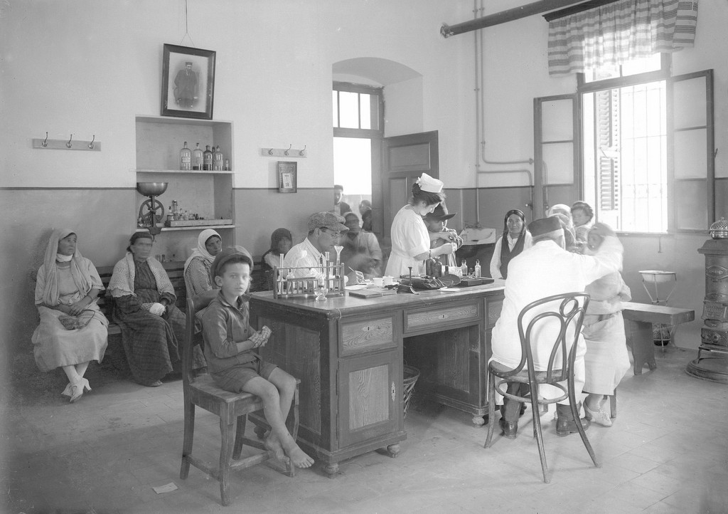 Shaare Zedek Hospital – Gates of justice
