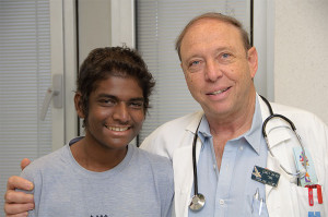 Dhruv Jabhav and Prof. Reuven Or (© IsraCast)