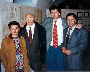 Arie Livne (second from the left) and Avi Yaffe (right) with their Serbian hosts in the museum