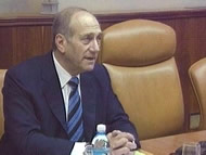 OLMERT MAINTAINS LEAD