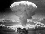 DONALD TRUMP VS. KIM JONG UN = NUCLEAR PYROMANIA?